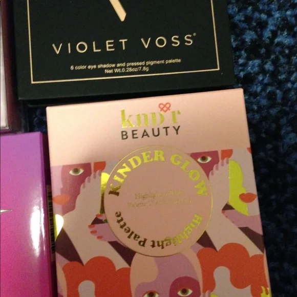 Eye Shadow and Highlight Palettes - Picture 4 of 4